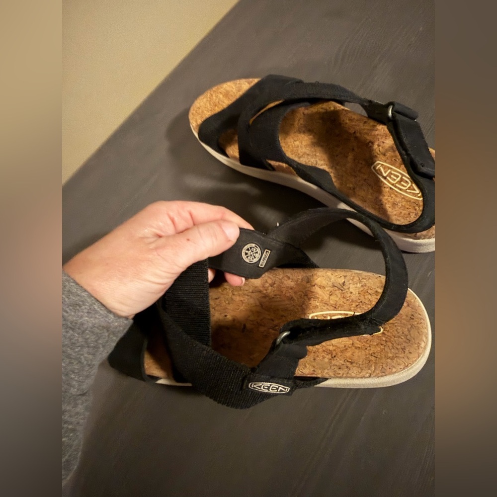 Keen Black Cork-Trim Crisscross Sandals - Picture 8 of 9